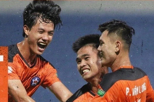 Sao tre 20 tuoi giup CLB Da Nang ap sat HAGL hinh anh