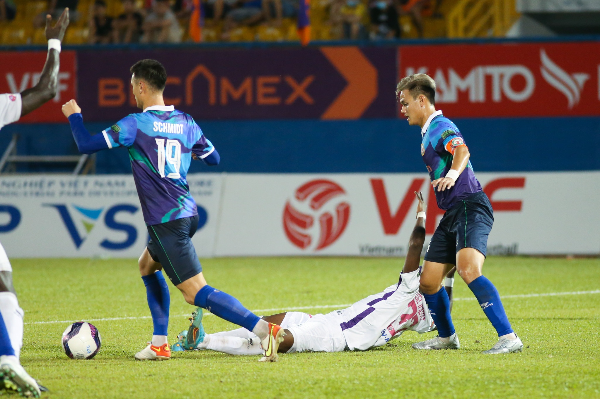 nghich ly clb binh dinh anh 2