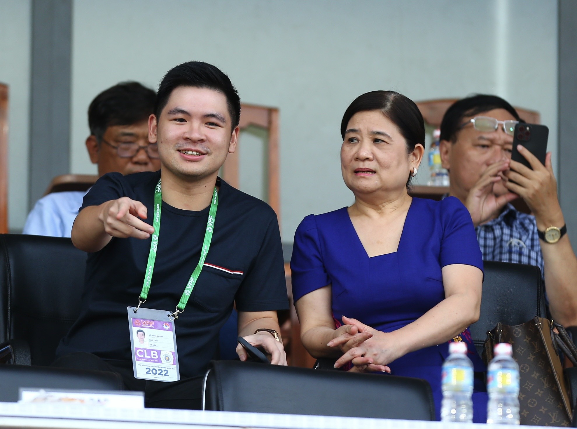 ban gai van hau anh 6