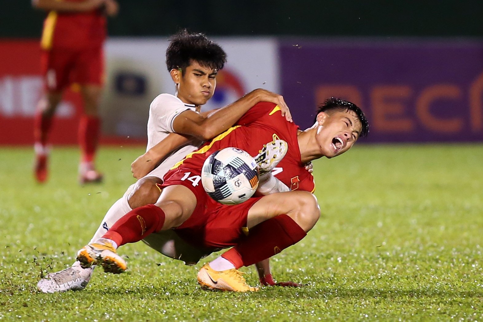 U19 Viet Nam mat nguoi sau chien thang truoc Thai Lan hinh anh