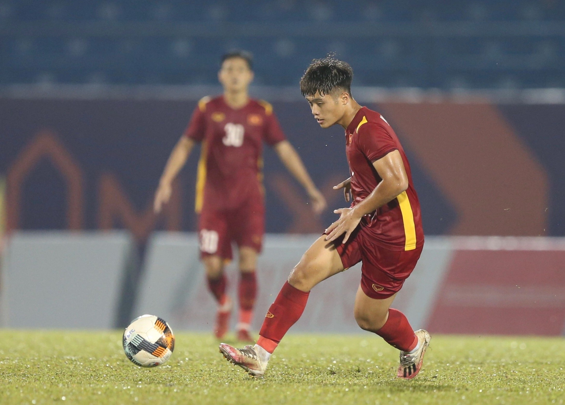 HLV Dinh The Nam noi gi sau chuc vo dich U19 Quoc te hinh anh