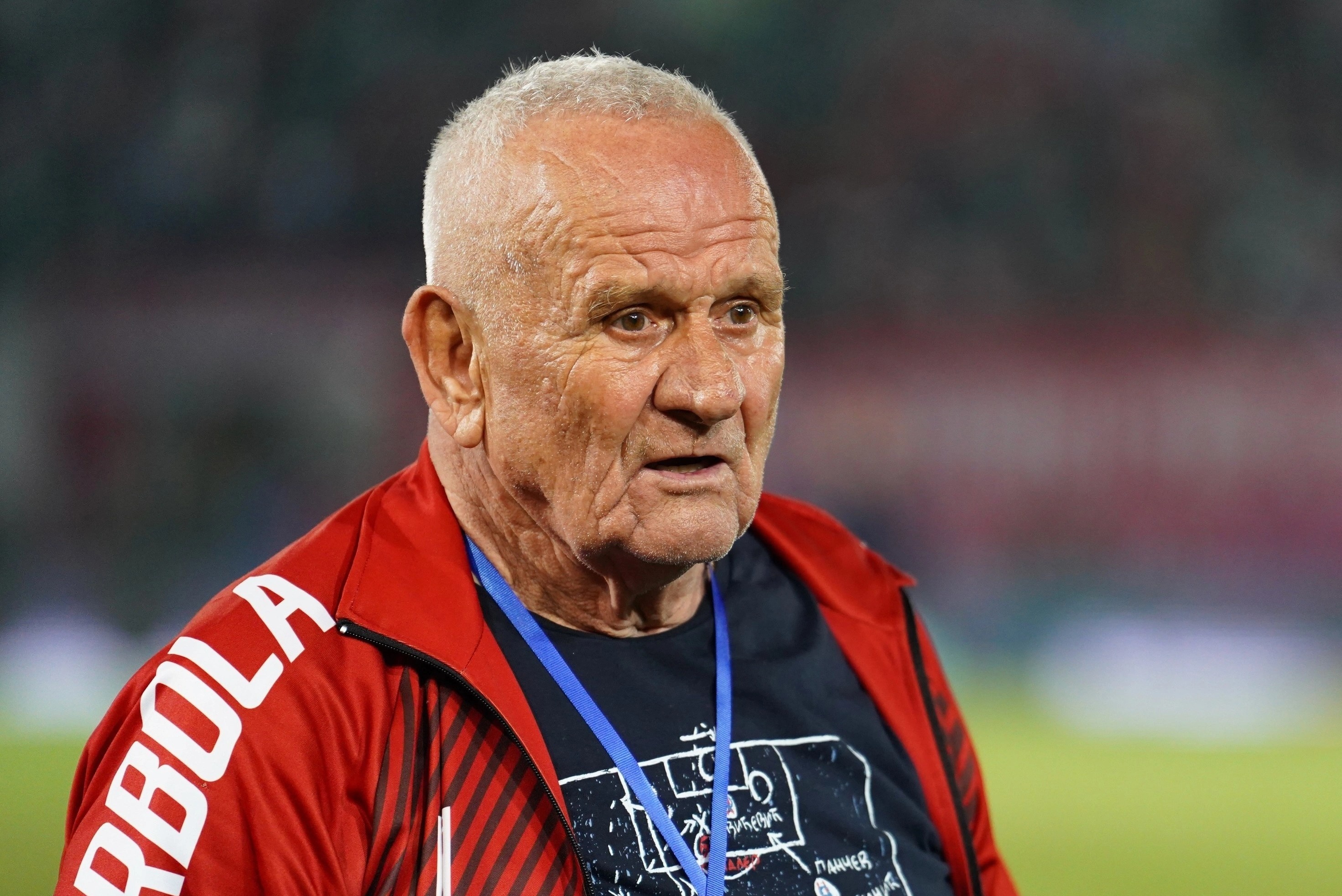 HLV Petrovic cua Thanh Hoa bi cam chi dao hinh anh