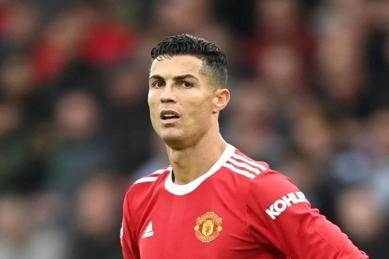 Sporting Lisbon chi muon chieu mo Ronaldo theo dang tu do hinh anh