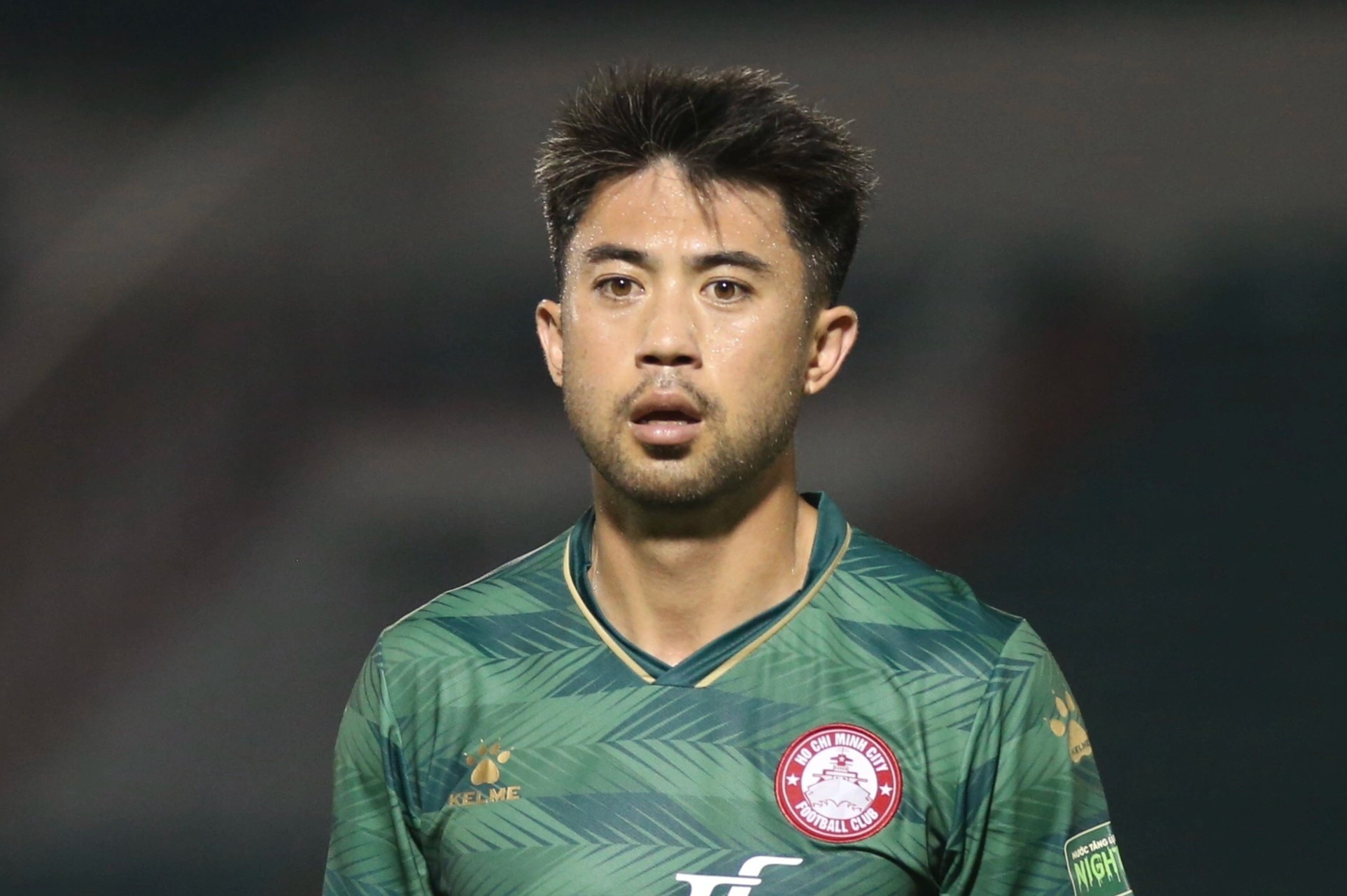 Lee Nguyen dinh chan thuong trong tran hoa cua CLB TP.HCM hinh anh