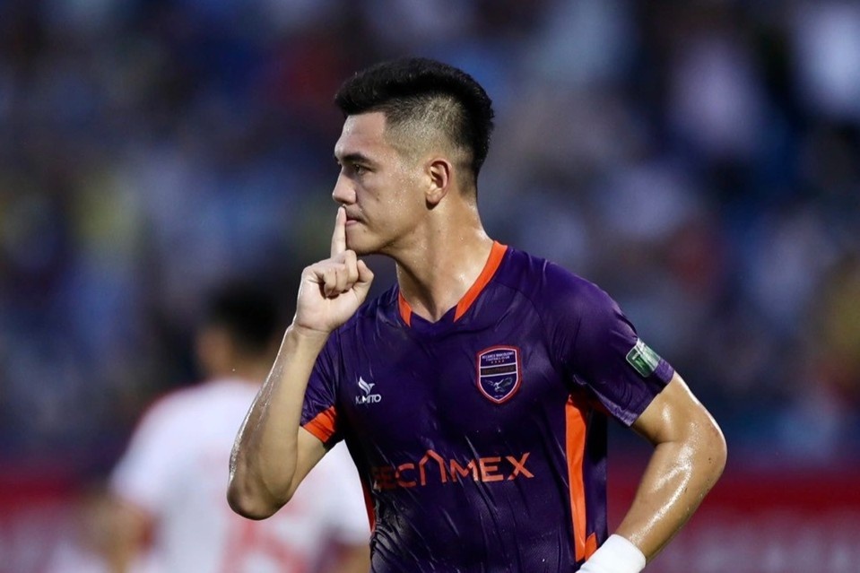 Tien Linh toa sang giup CLB Binh Duong thang Viettel hinh anh