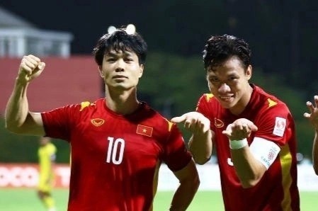 Tuyen Viet Nam ap dao cac doi thu o bang B AFF Cup 2022 hinh anh