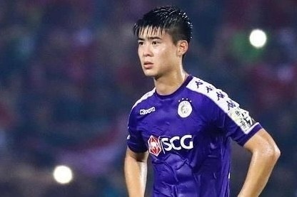 CLB Ha Noi 0-3 Binh Dinh: Duy Manh nhan the do truc tiep hinh anh