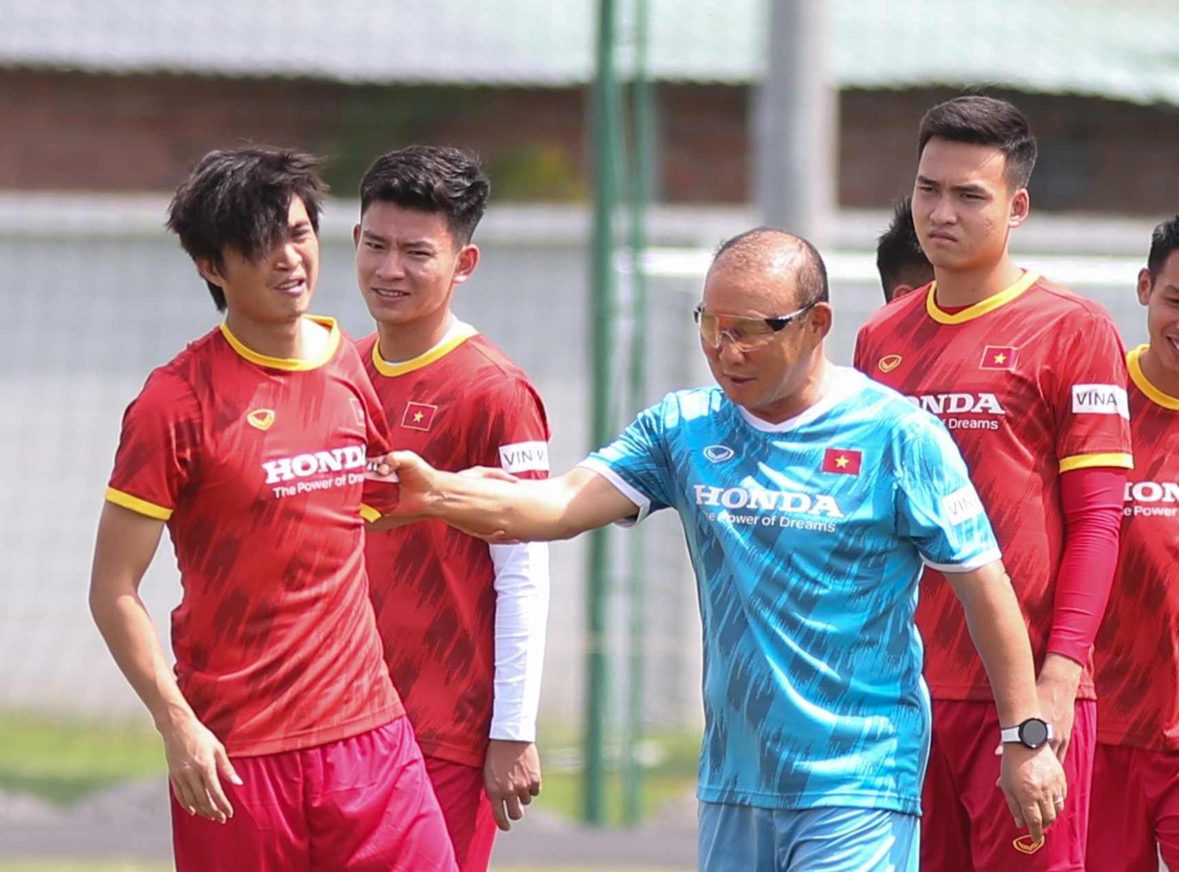 HLV Park doi xem mai toc cua Tuan Anh hinh anh