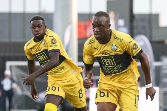 HLV Pau: 'Chung toi co man trinh dien te hon nhieu' hinh anh