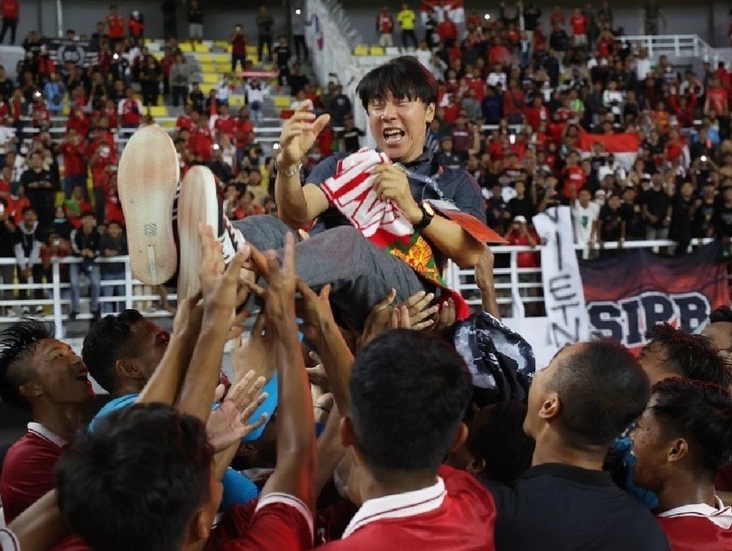 HLV Shin Tae-yong lan dau thang Viet Nam hinh anh