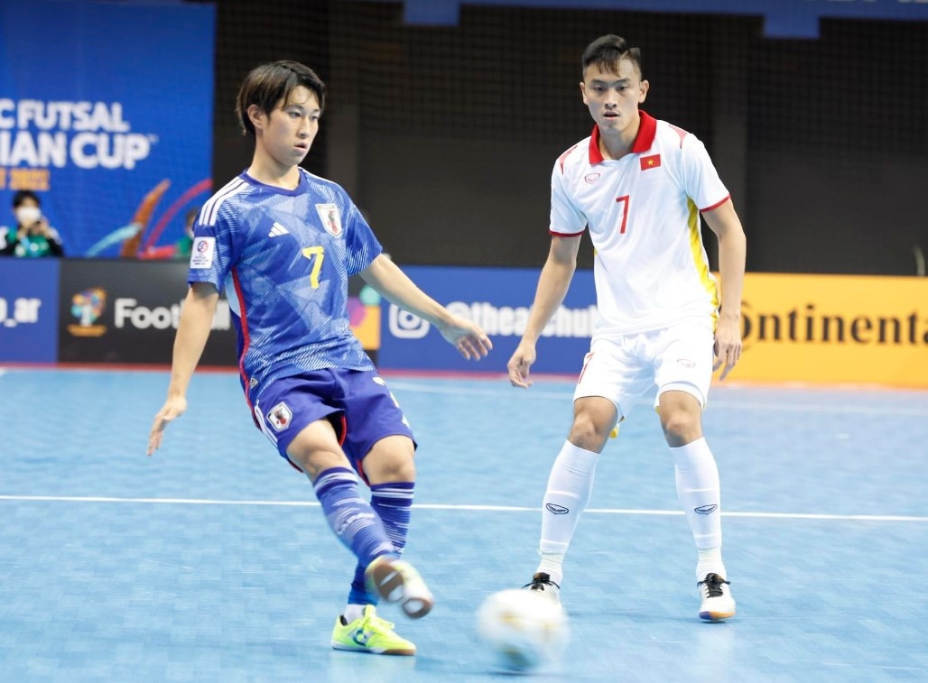 Thua Nhat Ban 0-2, tuyen futsal Viet Nam van vao tu ket giai chau A hinh anh