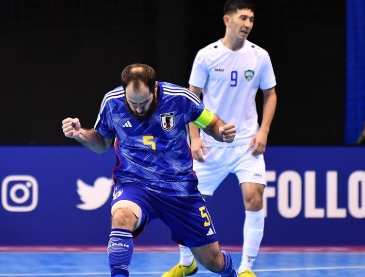 Thang nguoc Uzbekistan, Nhat Ban vao chung ket giai futsal chau A hinh anh