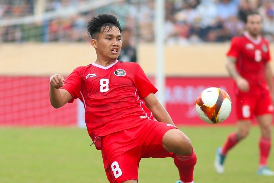 Sao tuyen Indonesia toa sang o chau Au hinh anh