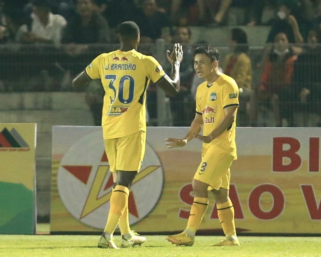 ha tinh vs hagl anh 1