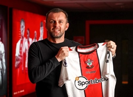 Southampton co HLV truong moi tu doi hang Nhat hinh anh