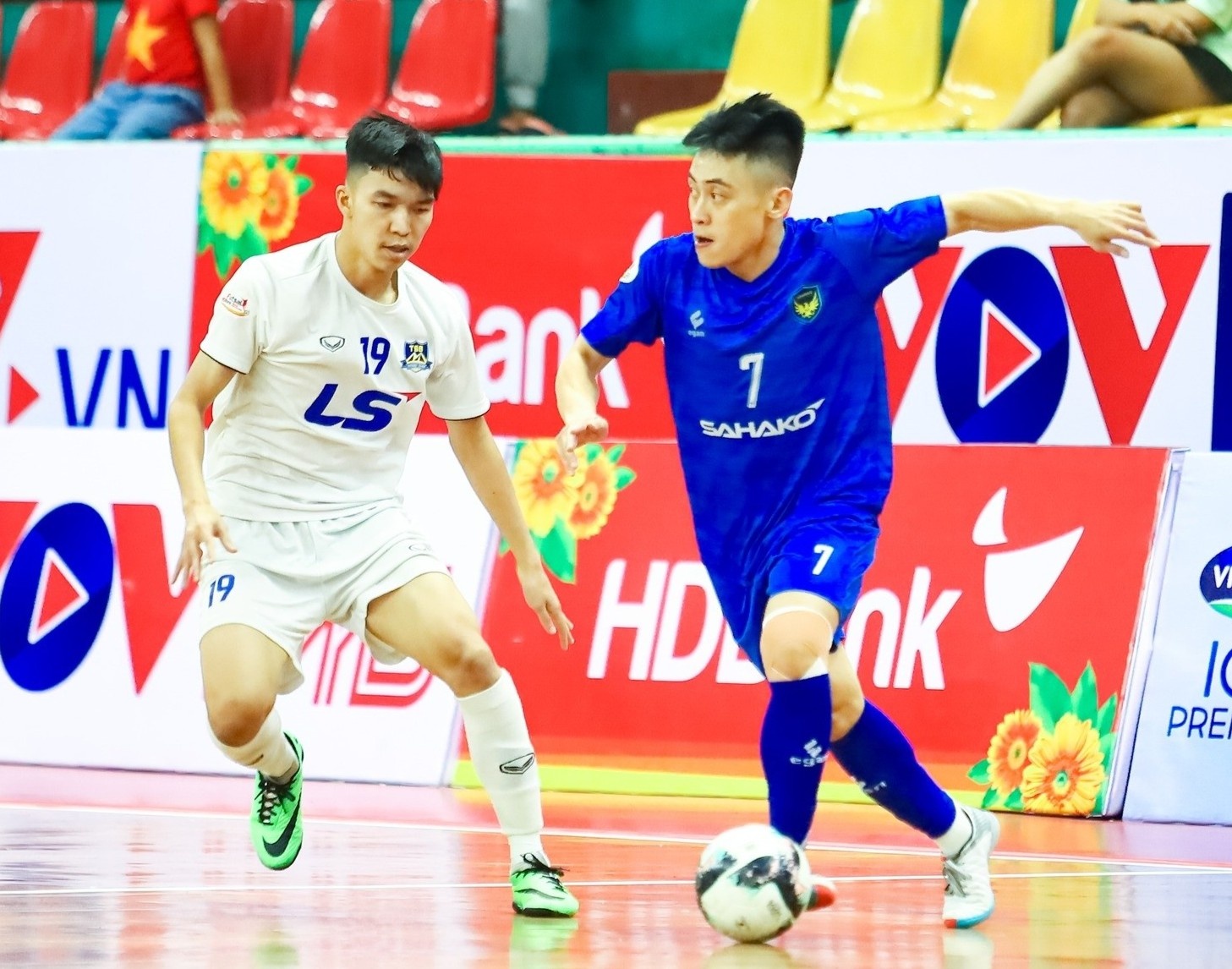 Tan vuong futsal Viet Nam bi cam hoa o Cup Quoc gia hinh anh