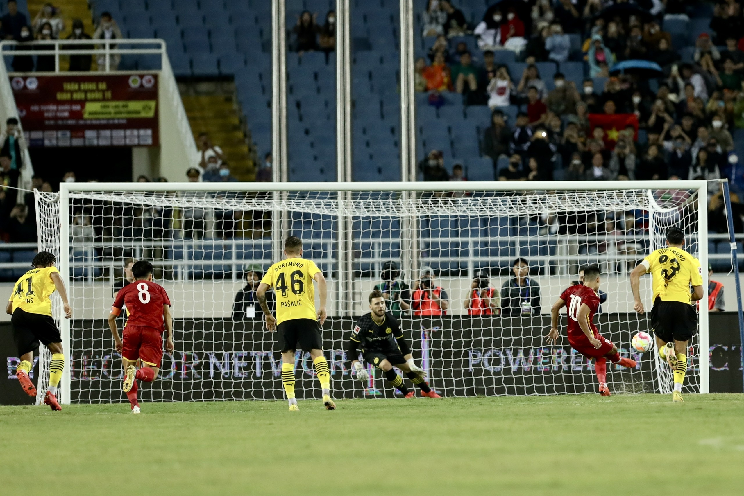 viet nam vs dortmund anh 1