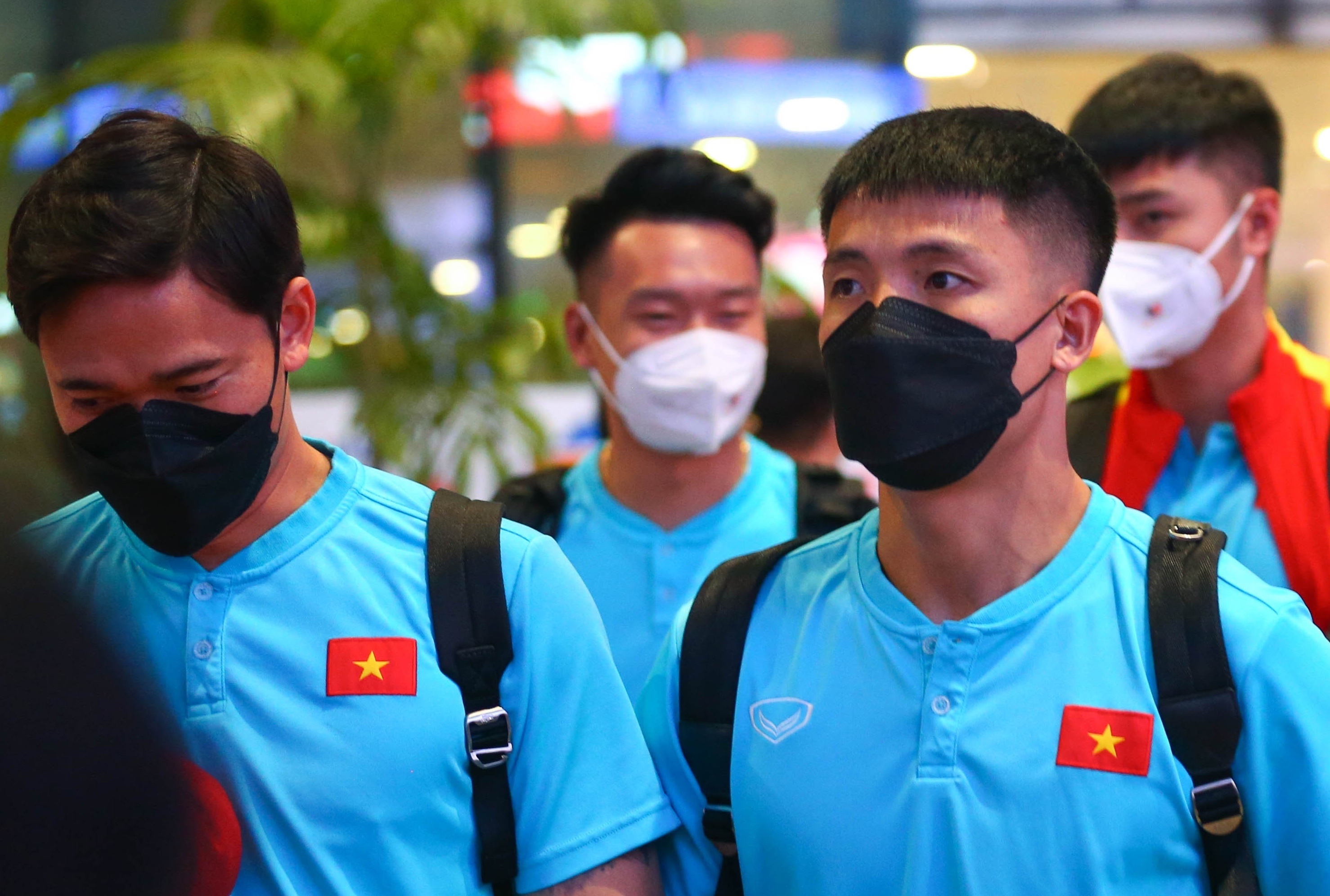 Tuyen thu Viet Nam met moi vi chuyen bay truc trac hinh anh