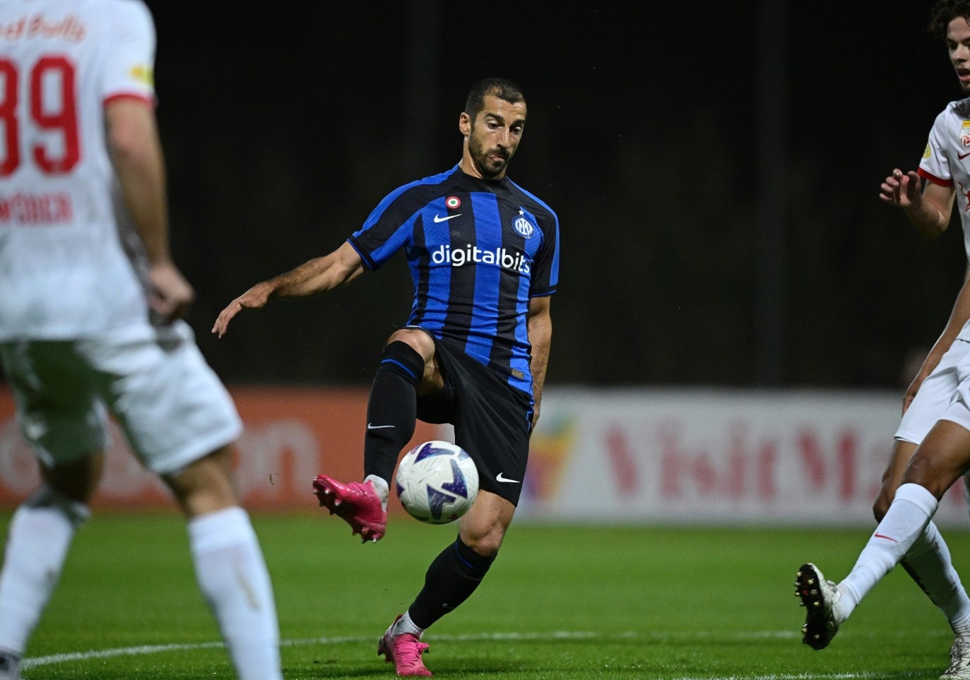 Mkhtaryan toa sang trong chien thang 4-0 cua Inter Milan hinh anh