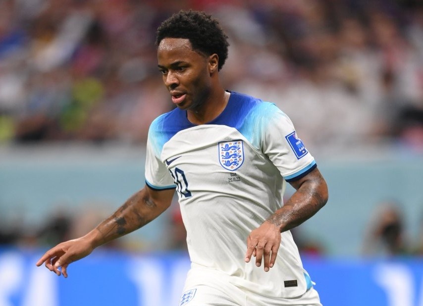 Sterling tro lai World Cup sau vu nha bi trom hinh anh