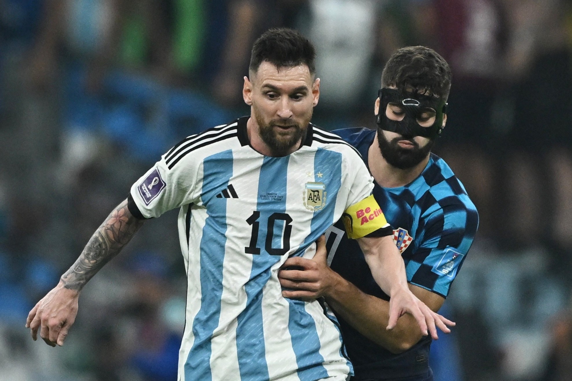 Messi xo do hang loat ky luc sau tran thang Croatia hinh anh