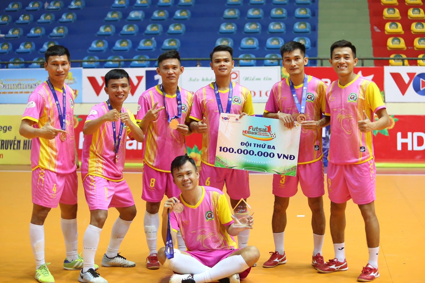 Nam nha vo dich futsal Cup Quoc gia o tuyen 7 nguoi Viet Nam hinh anh