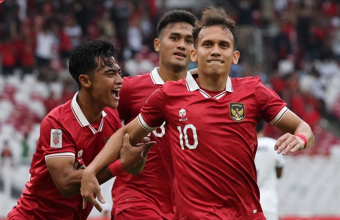 Indonesia thang Campuchia 2-1 trong tran mo man AFF Cup hinh anh