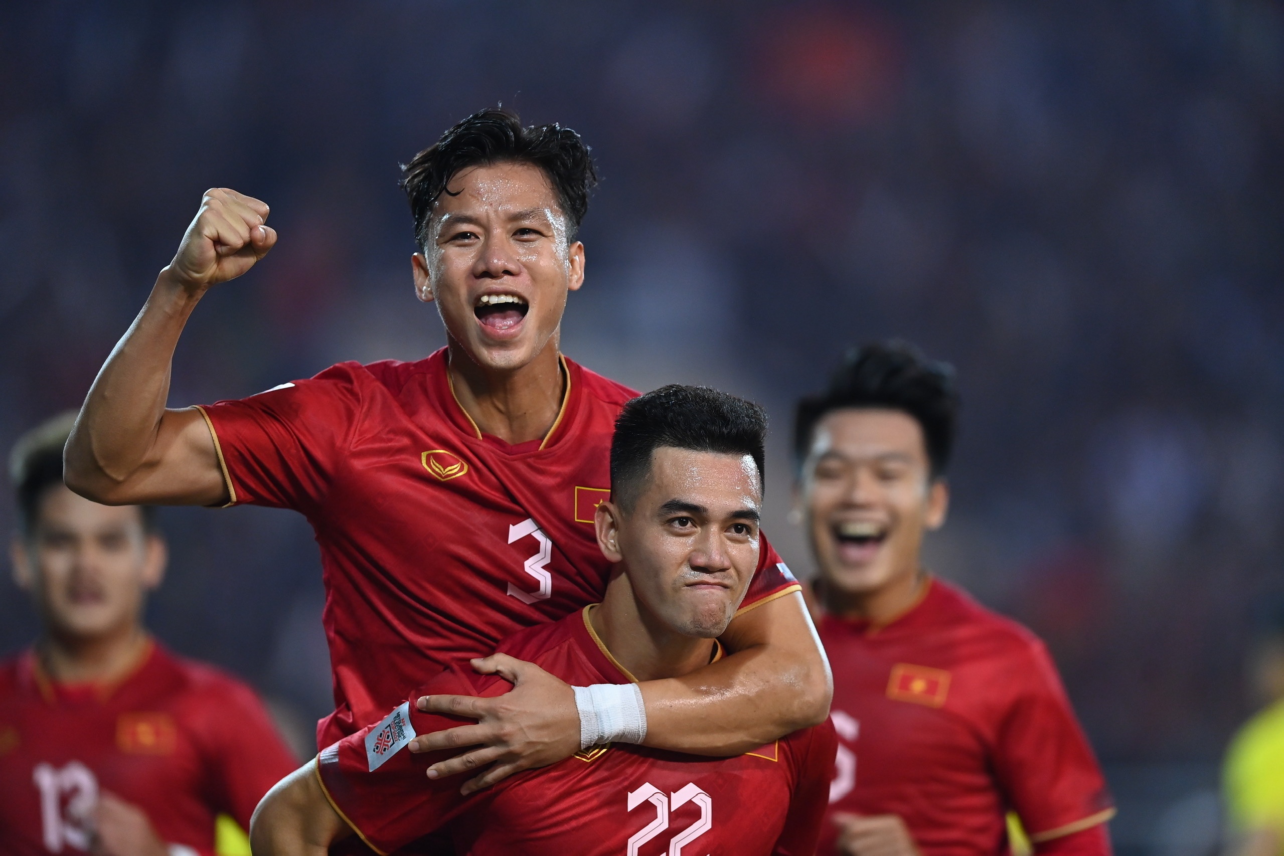 Tuyen Viet Nam nhan thuong 2 ty dong hinh anh