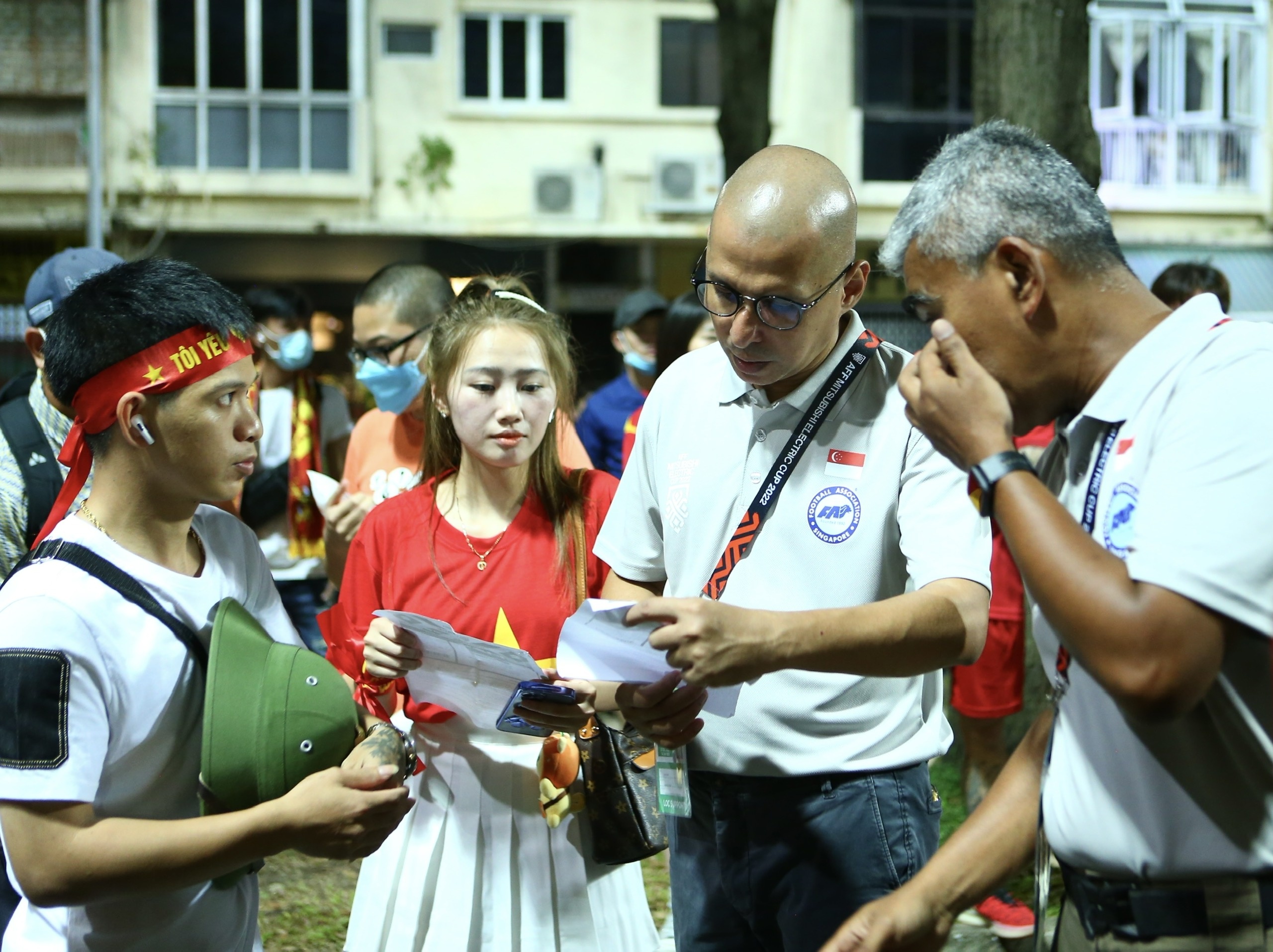 CDV Viet Nam khong duoc vao san vi mua nham ve hinh anh