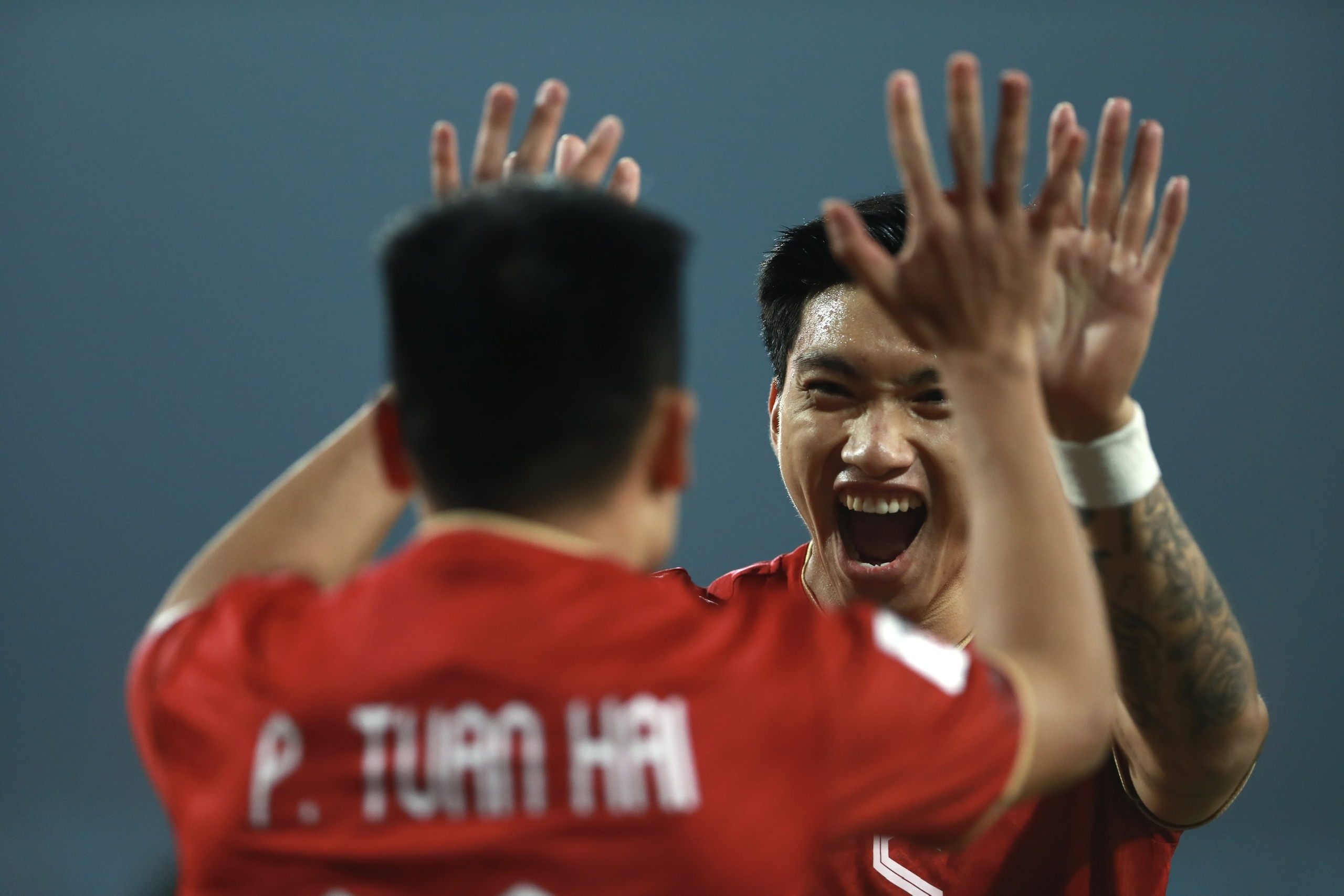 AFF: 'Van Hau la moi de doa thuong truc khi tan cong' hinh anh