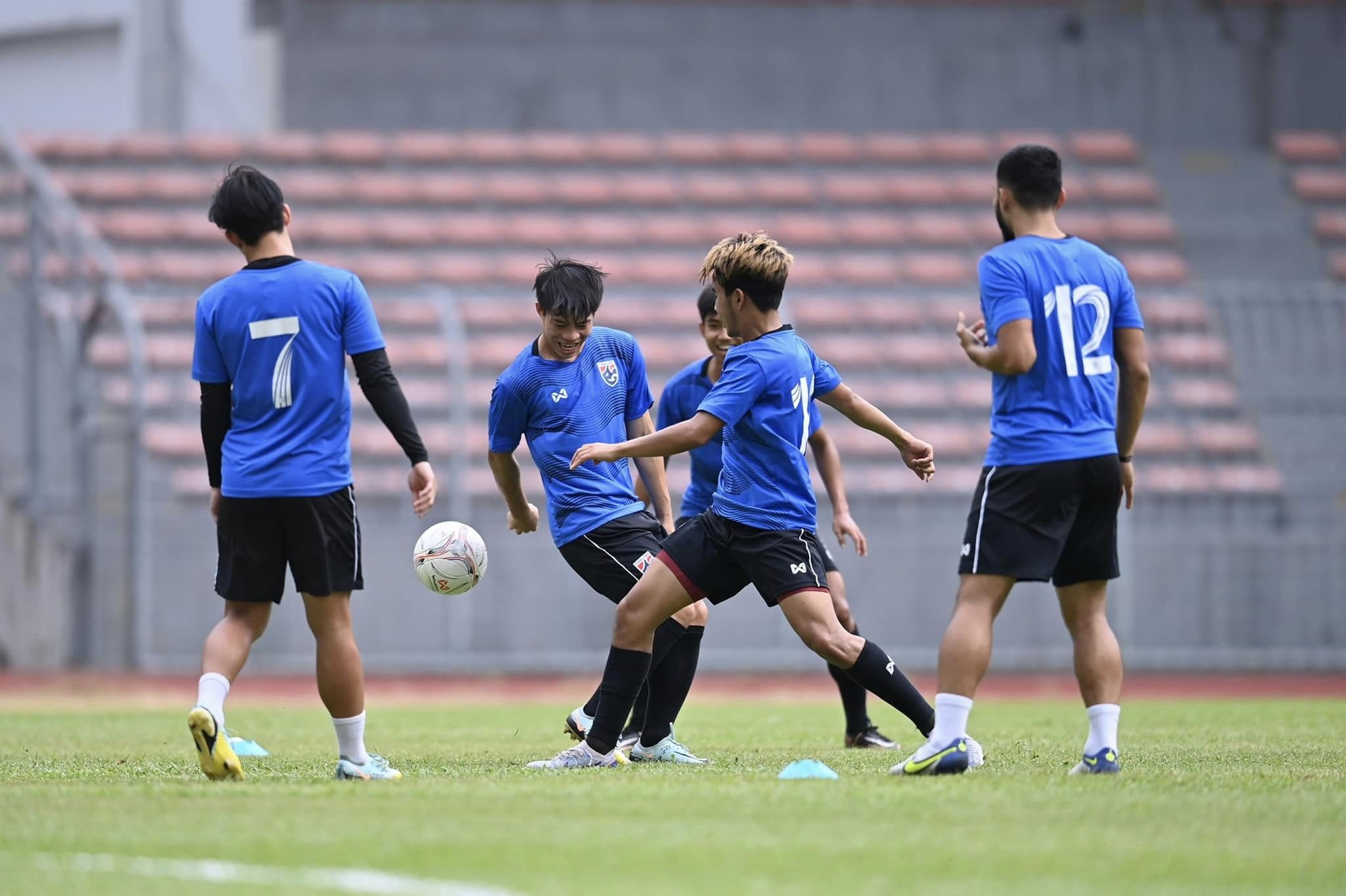 malaysia vs thai lan anh 8