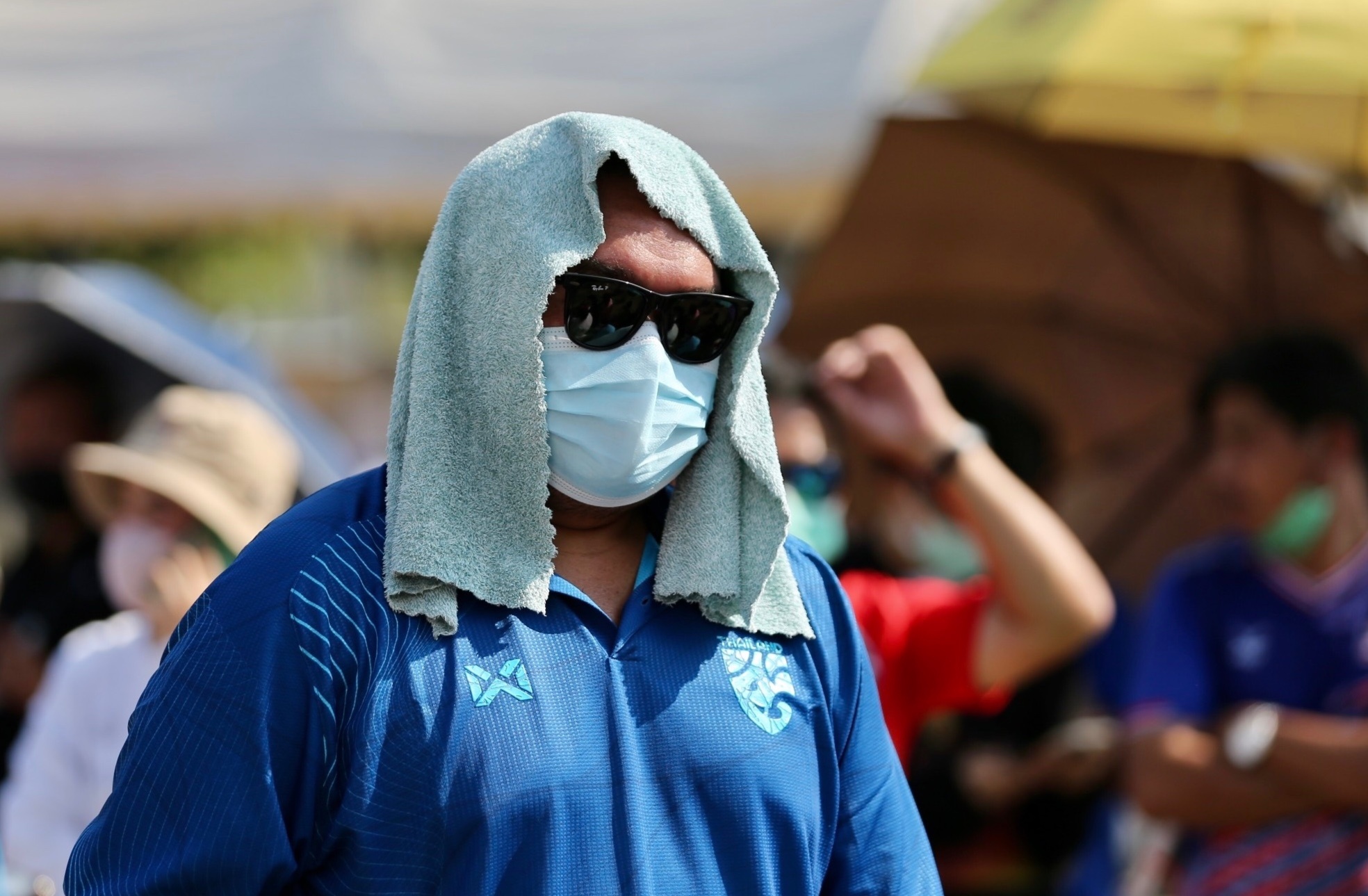 CDV Thai Lan doi nang gat de co ve xem tran gap Viet Nam hinh anh