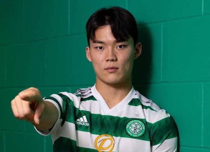 Them cau thu chau A gia nhap nha vo dich Scotland hinh anh