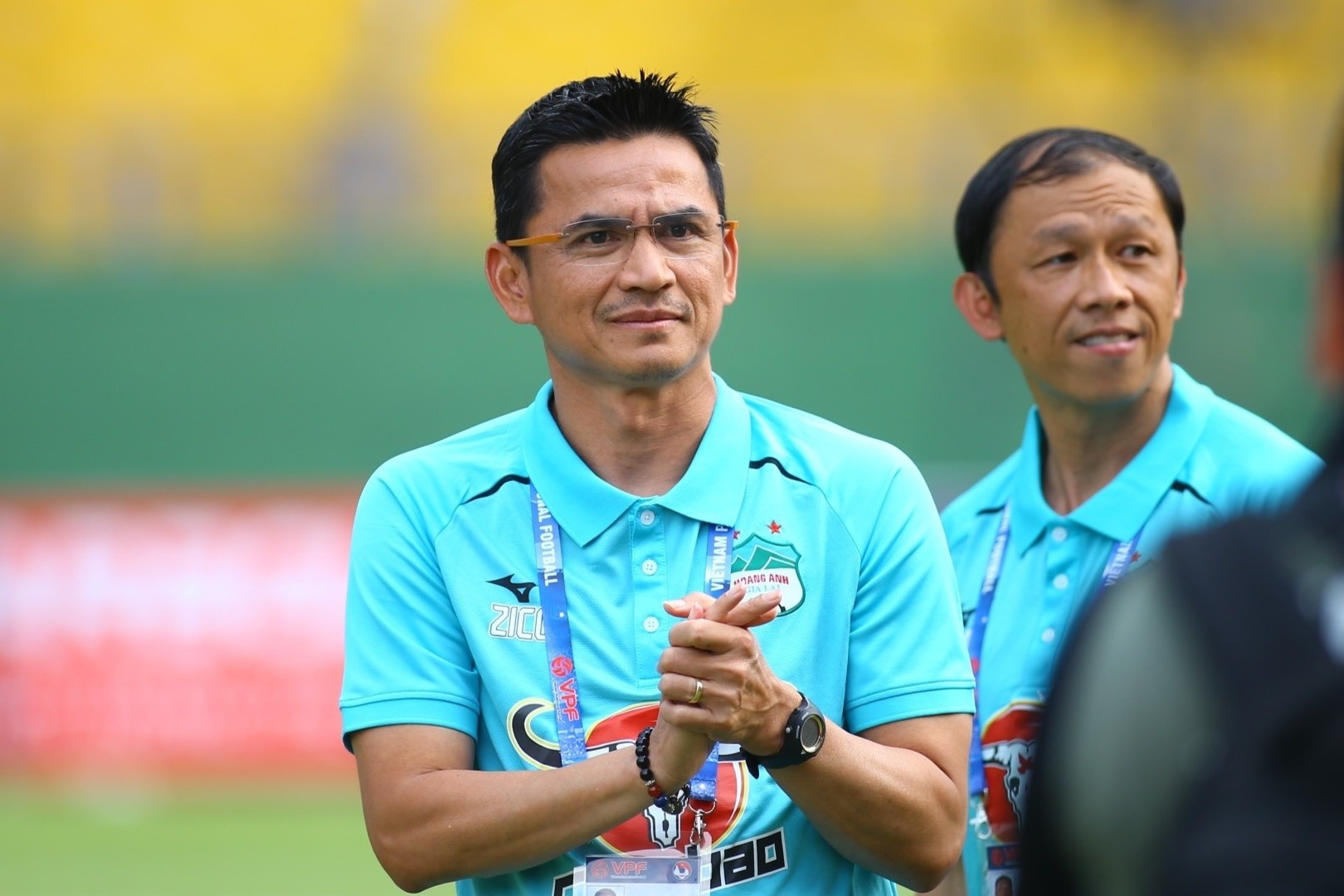 HLV Kiatisuk: 'HAGL can duoc thong cam' hinh anh