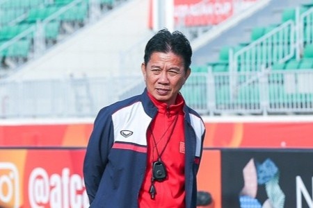 HLV Hoang Anh Tuan: 'U20 Viet Nam can dam bao ngoi dau bang' hinh anh