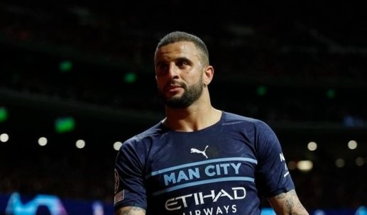 Sao Man City bi canh sat dieu tra vi khoa than noi cong cong hinh anh