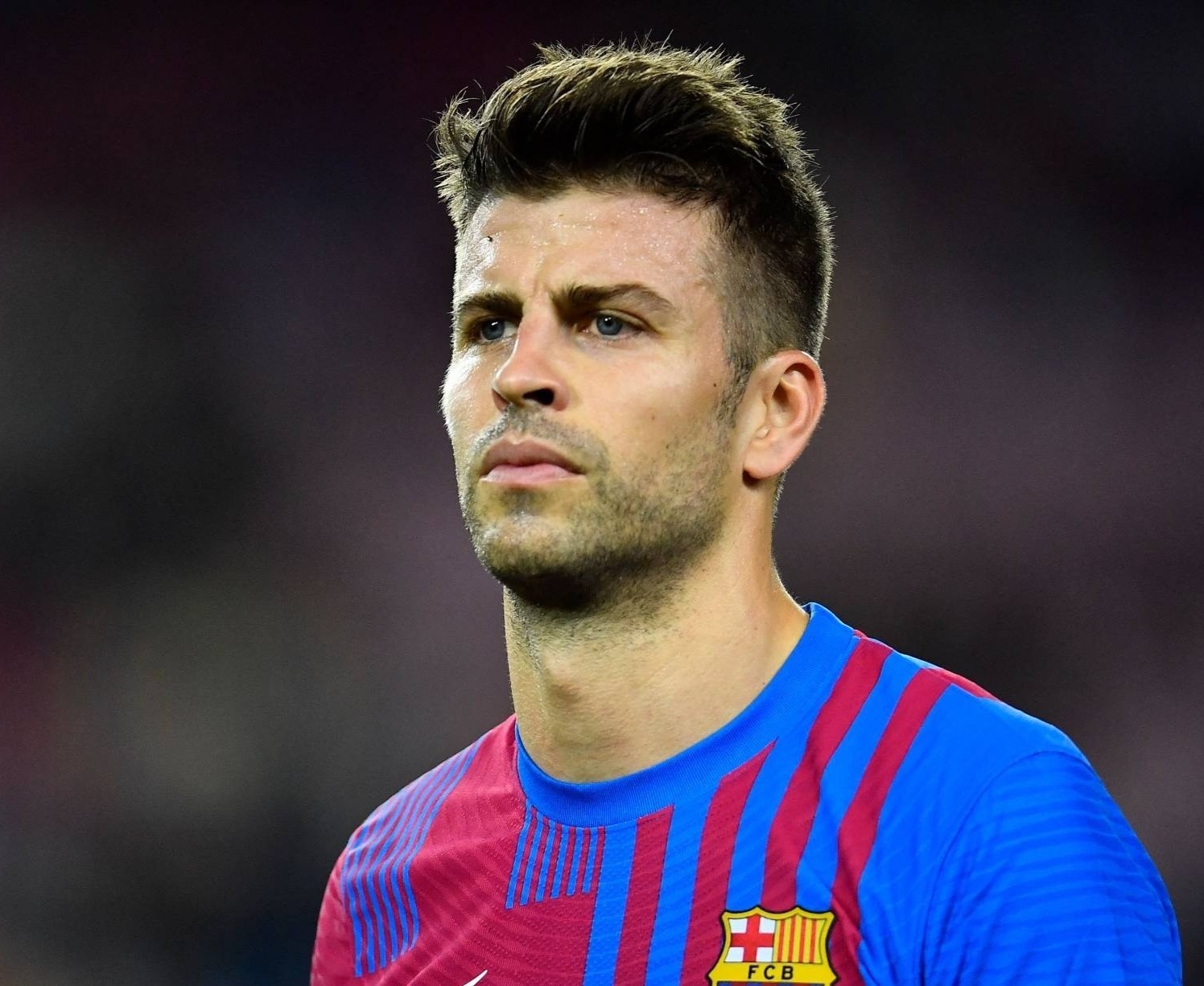 Pique bat lich su voi Frenkie de Jong va ban gai hinh anh
