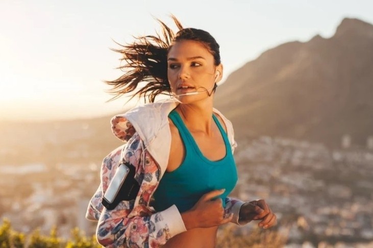 Chay bo mot ngay bao nhieu la du? hinh anh