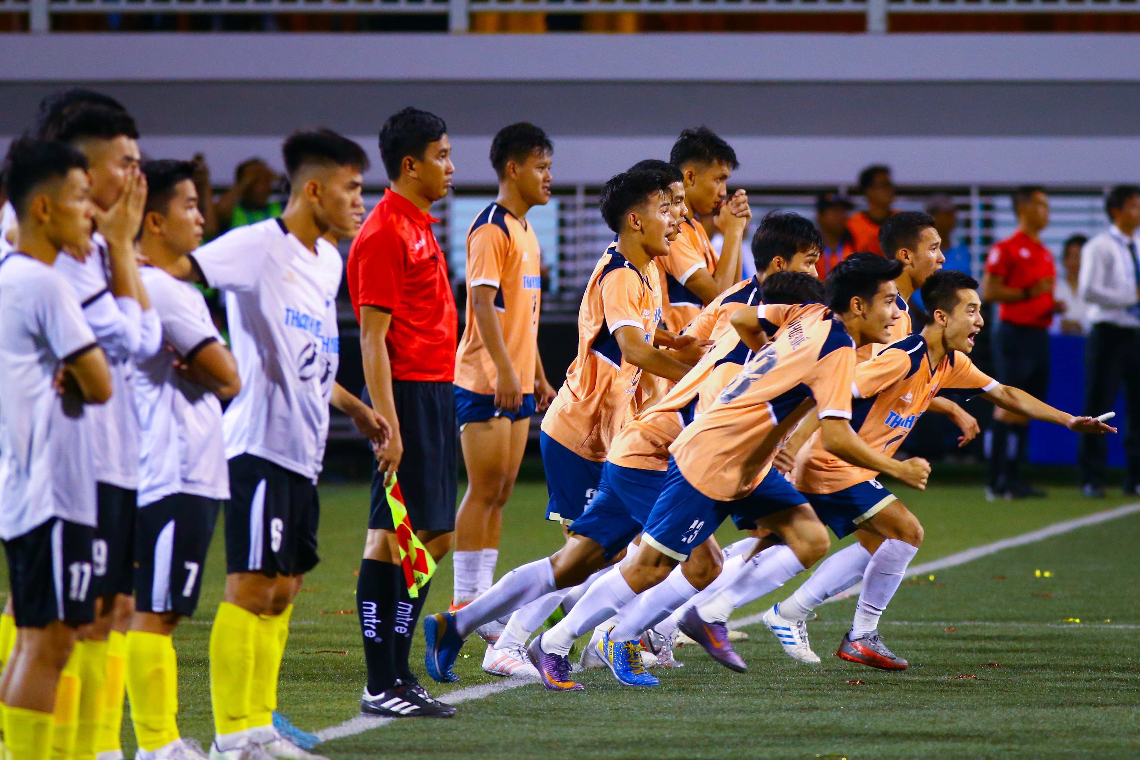 giai sinh vien anh 9