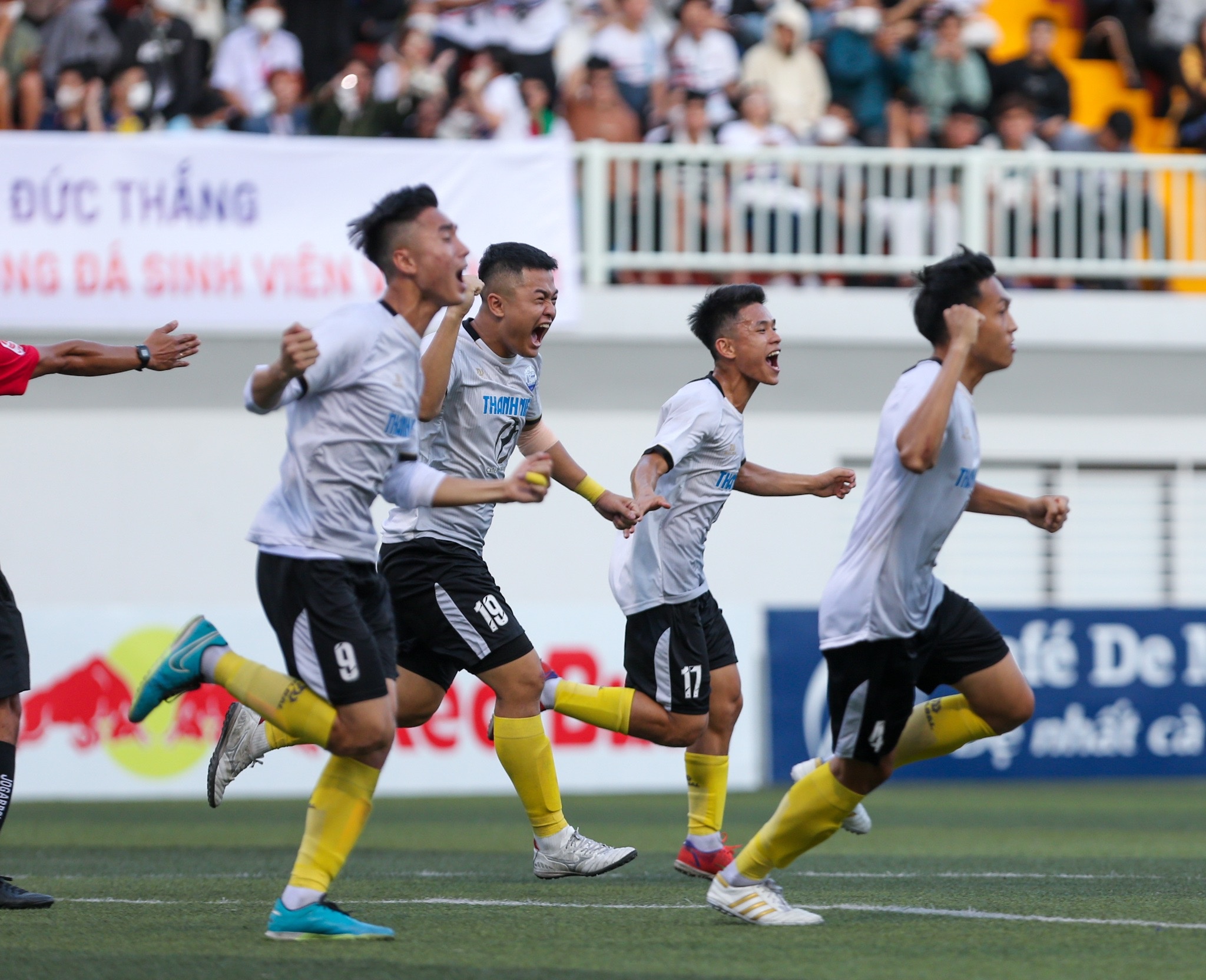 giai sinh vien anh 1