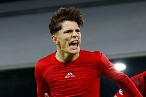 Hanh dong gay tranh cai cua Garnacho khi Barca thua Real 0-4 hinh anh