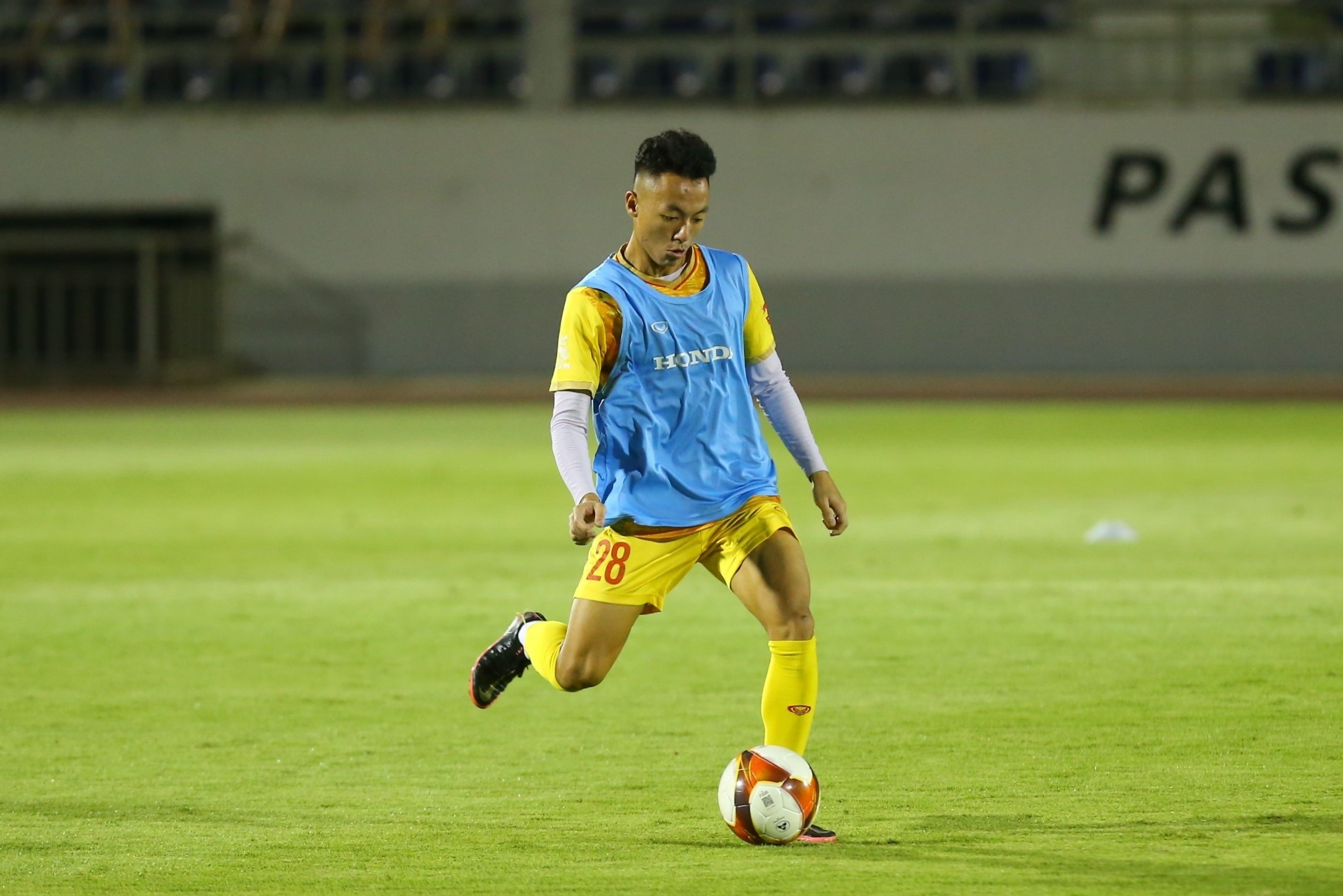 U22 Viet Nam thay doi nhan su bat ngo truoc Lao hinh anh