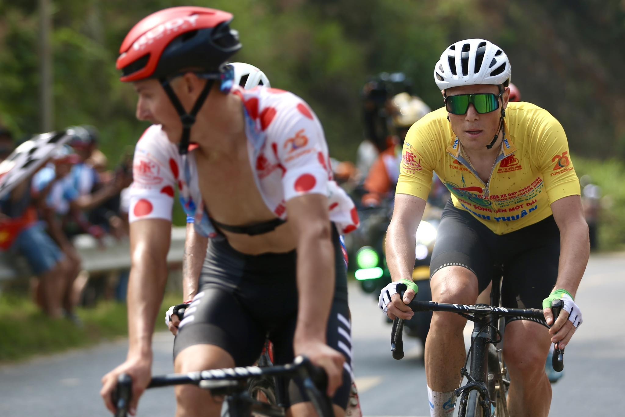 Tay dua nguoi Nga gianh ao vang o Cup Truyen hinh TP.HCM 2023 hinh anh