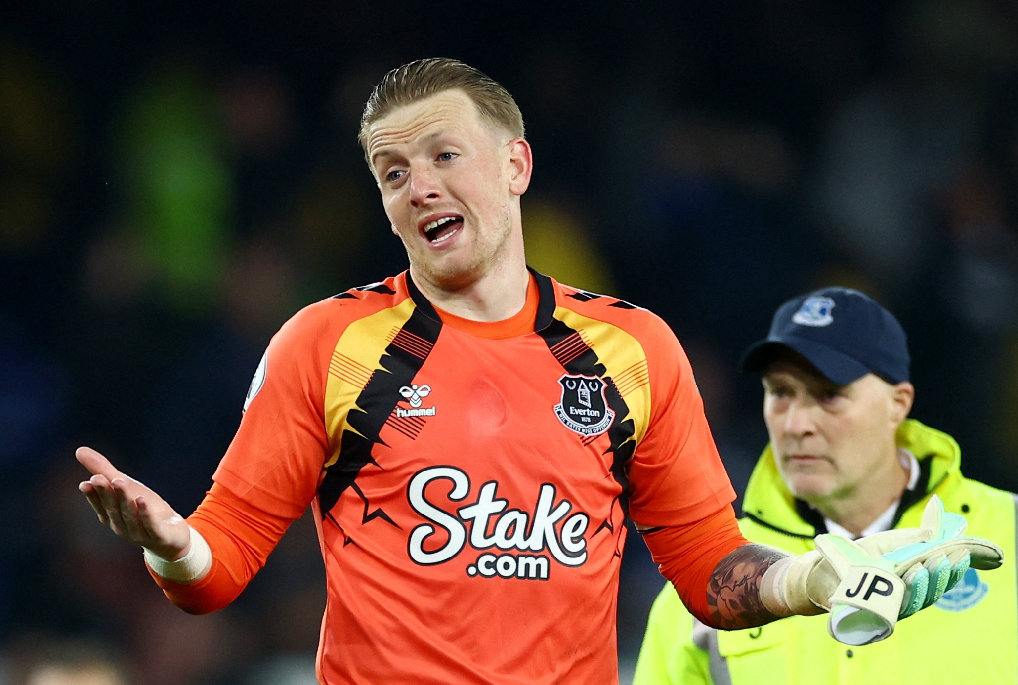 Everton ngay cang lun bai hinh anh