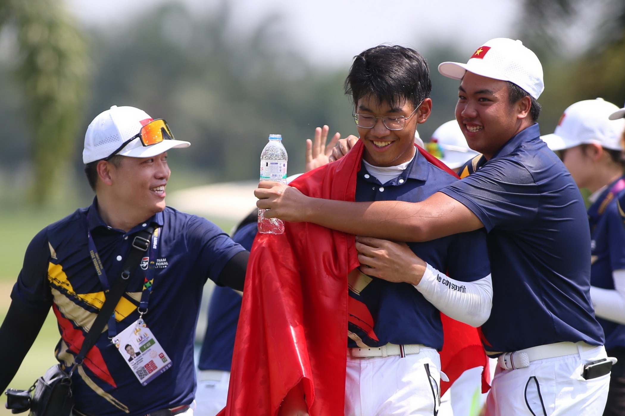 SEA Games 32 sang 10/5: Golf mang ve tam HCV lich su hinh anh