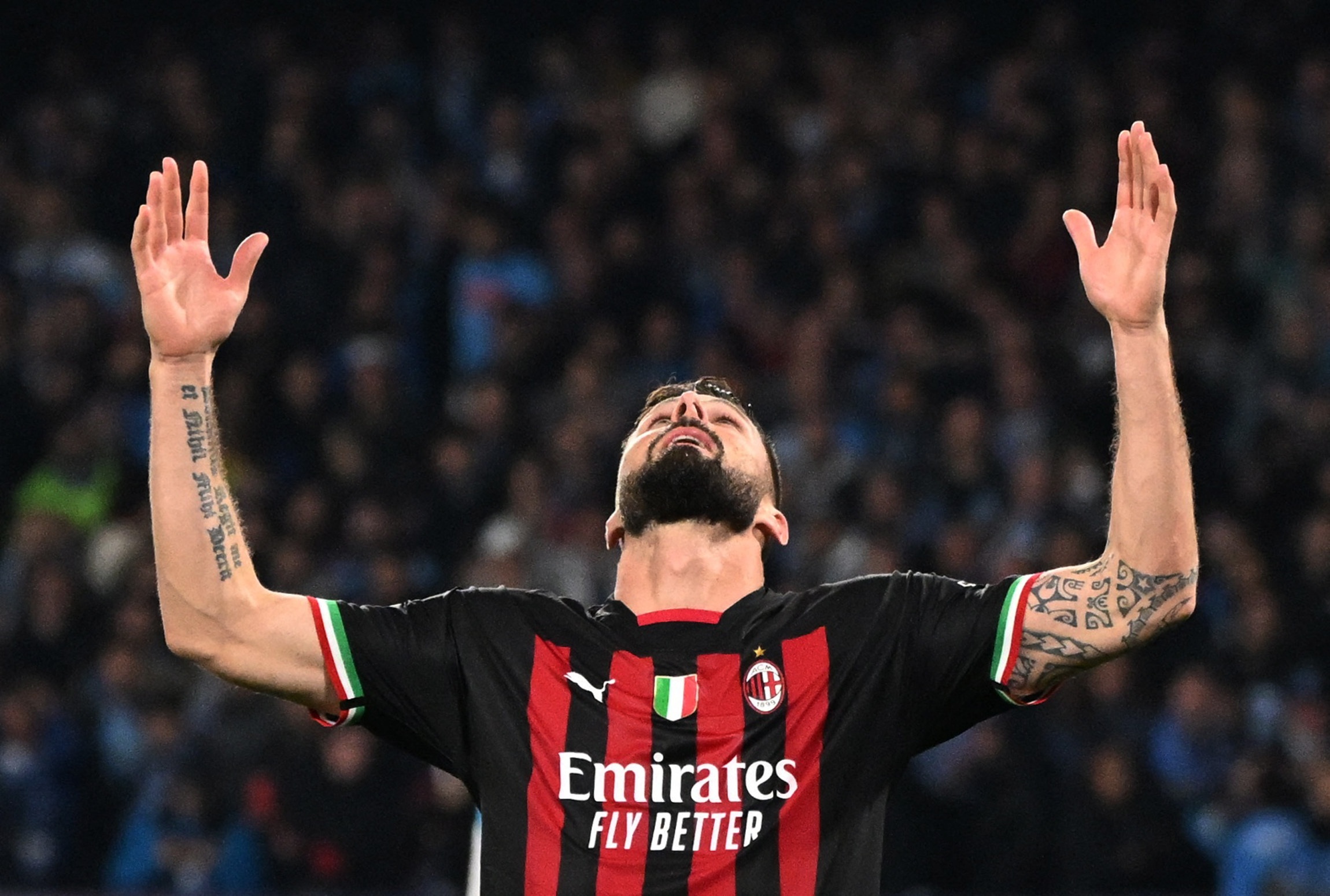 Milan trut gian o Serie A sau that bai tai Champions League hinh anh