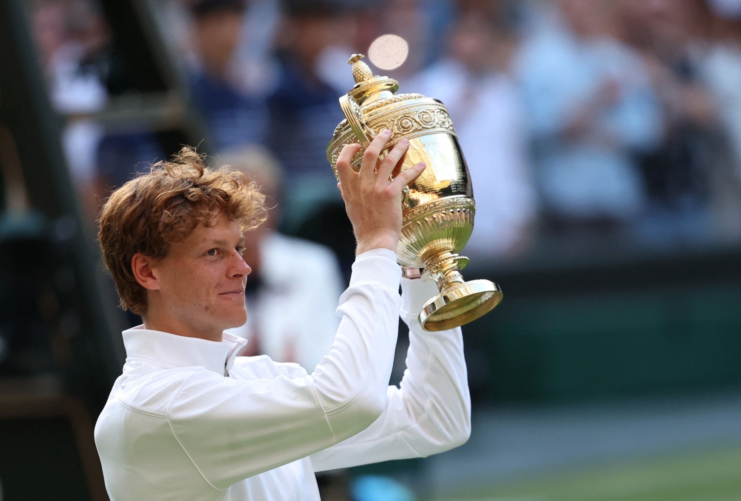 Sinner 'bao thu' Alcaraz de gianh chuc vo dich Wimbledon dau tien hinh anh