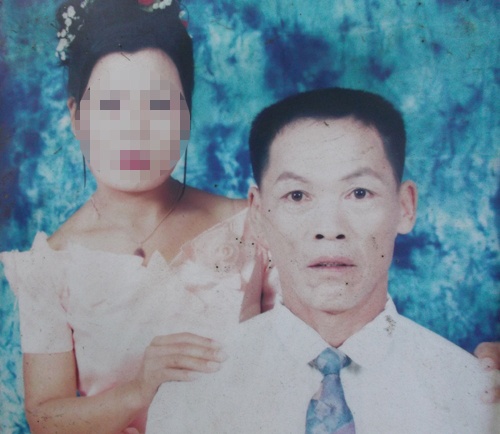 Sat hai vo vi lay mot trieu dong sam Tet hinh anh