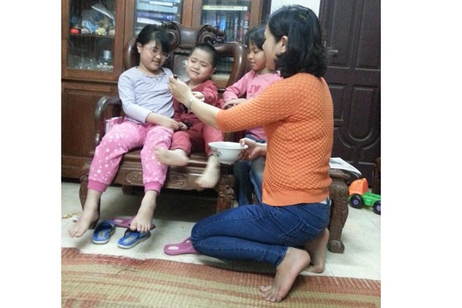 Dan cong so vat va vi osin con an Tet hinh anh