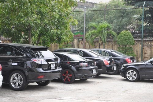 Xe chien binh Hummer 4 ty dong nghi nhap lau o Da Nang hinh anh